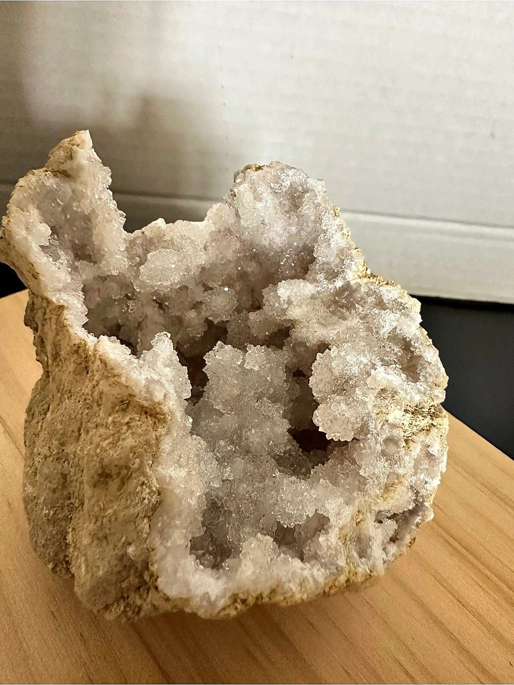Quartz Crystal Geode Specimen Natural Crystal Sculpture White & Brown